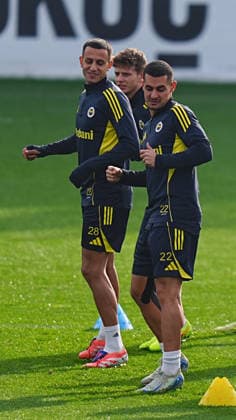Training session ahead of Fenerbahce v Brann - UEFA Europe League ISTANBUL, TURKIYE - DECEMBER 10: Levent Mercan (R) of Fenerbahce attends a training session ahead of the UEFA Europa League Week 6 match against Brann at the Fenerbahce Can Bartu Facilities in Istanbul, Turkiye on December 10, 2025. Adem Kutucu Anadolu Istanbul Turkey. Editorial use only. Please get in touch for any other usage.  Copyright: x2025xAnadoluxAdemxKutucux