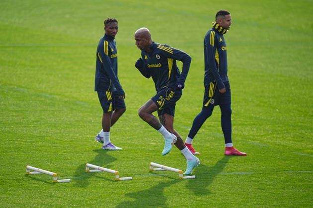 Training session ahead of Fenerbahce v Brann - UEFA Europe League ISTANBUL, TURKIYE - DECEMBER 10: Youssef en-Nesyri (R), Anderson Talica (C) and Dorgeles Nene (L) of Fenerbahce attend a training session ahead of the UEFA Europa League Week 6 match against Brann at the Fenerbahce Can Bartu Facilities in Istanbul, Turkiye on December 10, 2025. Adem Kutucu Anadolu Istanbul Turkey. Editorial use only. Please get in touch for any other usage.  Copyright: x2025xAnadoluxAdemxKutucux