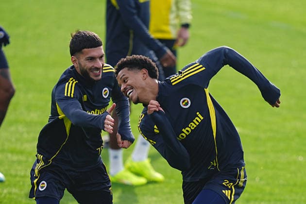 Training session ahead of Fenerbahce v Brann - UEFA Europe League ISTANBUL, TURKIYE - DECEMBER 10: Oguz Aydin (L) and Jayden Oosterwolde (R) of Fenerbahce attend a training session ahead of the UEFA Europa League Week 6 match against Brann at the Fenerbahce Can Bartu Facilities in Istanbul, Turkiye on December 10, 2025. Adem Kutucu Anadolu Istanbul Turkey. Editorial use only. Please get in touch for any other usage.  Copyright: x2025xAnadoluxAdemxKutucux