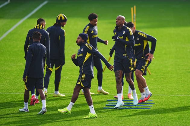 Training session ahead of Fenerbahce v Brann - UEFA Europe League ISTANBUL, TURKIYE - DECEMBER 10: Anderson Talisca (R) and Fred (C) of Fenerbahce attend a training session ahead of the UEFA Europa League Week 6 match against Brann at the Fenerbahce Can Bartu Facilities in Istanbul, Turkiye on December 10, 2025. Adem Kutucu Anadolu Istanbul Turkey. Editorial use only. Please get in touch for any other usage.  Copyright: x2025xAnadoluxAdemxKutucux