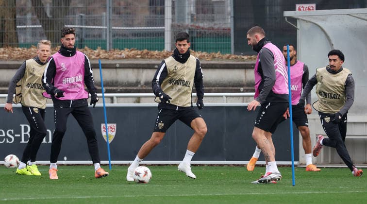 BAU 10 12 2025 Stuttgart Football VfB Stuttgart training, from left Chris Führich, Atakan Karazor, Chema Andres, Jeff Chabot, Josha Vagnoman, Tiago Tomas
