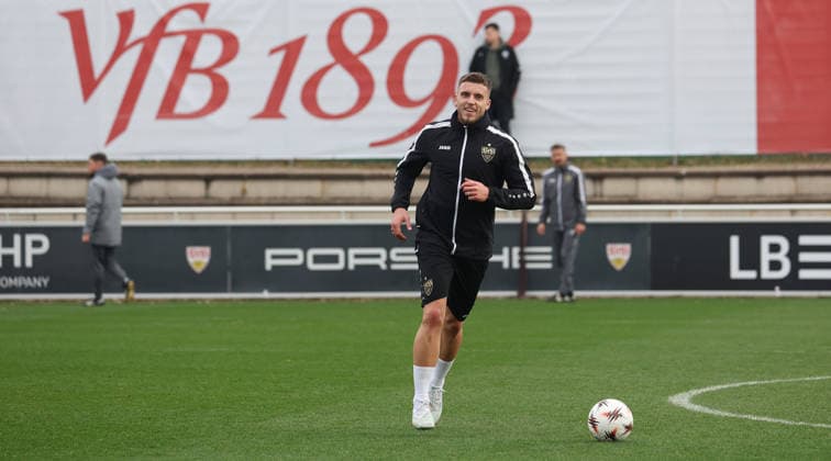 BAU 10 12 2025 Stuttgart Football VfB Stuttgart Training, Ermedin Demirovic VfB