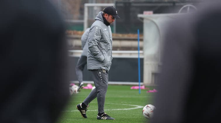 BAU 10 12 2025 Stuttgart Soccer VfB Stuttgart Training, Coach Sebastian Hoeneß