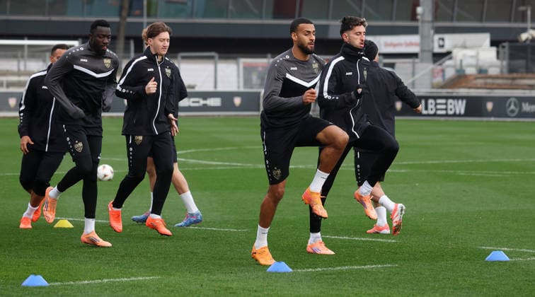 BAU 10 12 2025 Stuttgart soccer VfB Stuttgart training, from l Silas, Angelo Stiller, Josha Vagnoman, Atakan Karazor