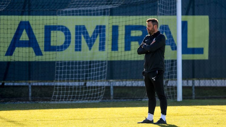 SOCCER - UEFA EL, Sturm vs Red Star GRAZ,AUSTRIA,10.DEC.25 - SOCCER - UEFA Europa League, SK Sturm Graz vs Red Star Belgrade, training Sturm, preview. Image shows head coach Juergen Saeumel (Sturm).  GEPAxpictures xMarioxBuehner-Weinrauch