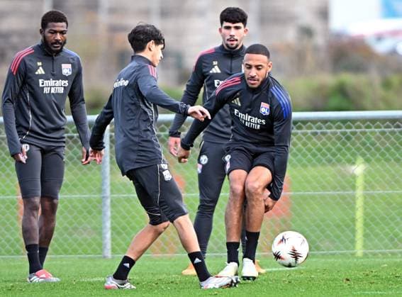 ENTRAINEMENT DE L OL PHOTOPQR LE PROGRES Stéphane GUIOCHON - Décines-Charpieu 10 12 2025 - Match Europa League OL - -GoHeadEagles -A Décines au Groupama Training Center à la veille du match de poule de l Europa League saison 2025 - 2026 OL - Go Ahead Eagles entrainement de l OL ici Corentin Tolisso Lyon at training before its match in Europa League Décines-Charpieu Rhône Rhône-Alpes France  Copyright: xPHOTOPQR LExPROGRES MAXPPPxStéphanexGUIOCHONx 20251210LPL5882 20251210LPL5882