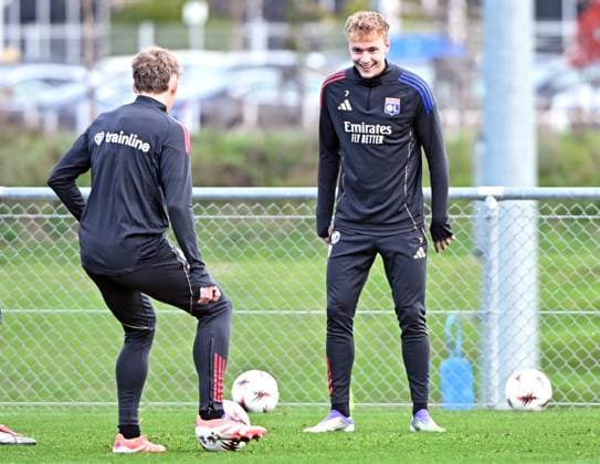 ENTRAINEMENT DE L OL PHOTOPQR LE PROGRES Stéphane GUIOCHON - Décines-Charpieu 10 12 2025 - Match Europa League OL - -GoHeadEagles -A Décines au Groupama Training Center à la veille du match de poule de l Europa League saison 2025 - 2026 OL - Go Ahead Eagles entrainement de l OL ici Adam Karabec Lyon at training before its match in Europa League Décines-Charpieu Rhône Rhône-Alpes France  Copyright: xPHOTOPQR LExPROGRES MAXPPPxStéphanexGUIOCHONx 20251210LPL5923 20251210LPL5923