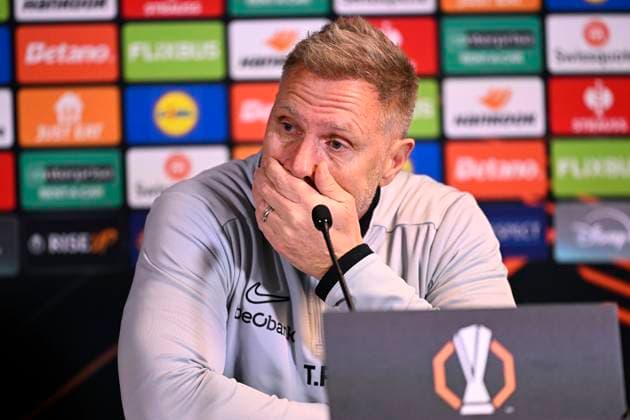 Midtjylland v KRC Genk - UEFA Europa League Media Activities 10 12 2025 MIDTJYLLAND, DENMARK - DECEMBER 10 : Fink Thorsten head coach of KRC Genk talking to the press during a press conference, PK, Pressekonferenz ahead of the UEFA Europa League 2025 26 League Phase MD6 match between Midtjylland and KRC Genk on December 10, 2025 in Midtjylland, Denmark, 10 12 2025 Midtjylland Denmark  Copyright: xTomasxSiskx