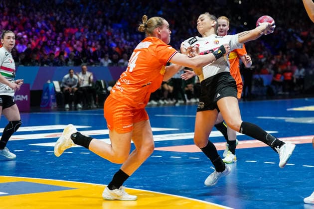 2025-12-10 Netherlands v Hungary - IHF World Women s Handball Championship ROTTERDAM, NETHERLANDS - DECEMBER 10: Romee Maarschalkerweerd of the Netherlands during the IHF World Women s Handball Championship match between Netherlands and Hungary at Ahoy on December 10, 2025 in Rotterdam, Netherlands. Rotterdam Ahoy Netherlands Content not available for redistribution in The Netherlands directly or indirectly through any third parties. Copyright: xHenkxSeppenx