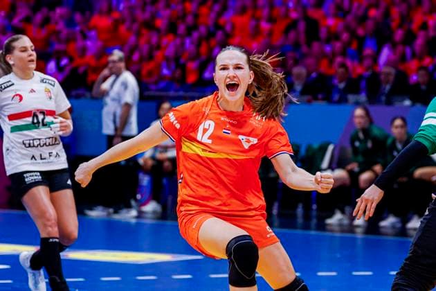 Bo van Wetering of the Netherlands celebrates Netherlands v Hungary, Quarter finals - 27th IHF Women s Handball World Championship, WM, Weltmeisterschaft Netherlands v Hungary, Ahoy, December 10, 2025, Rotterdam, Netherlands.