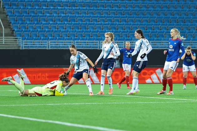 Football, Women s Champions League 2025 2026 Valerenga Paris FC Oslo 20251210 The Women s Champions League football match between Valerenga and Paris FC at Intility Arena Photo Thomas Andersen NTB Oslo Norway EDITORIAL USE ONLY RESTRICTED USE FOR BETTING COMPANIES  Copyright: xThomasxAndersenx xNTBx