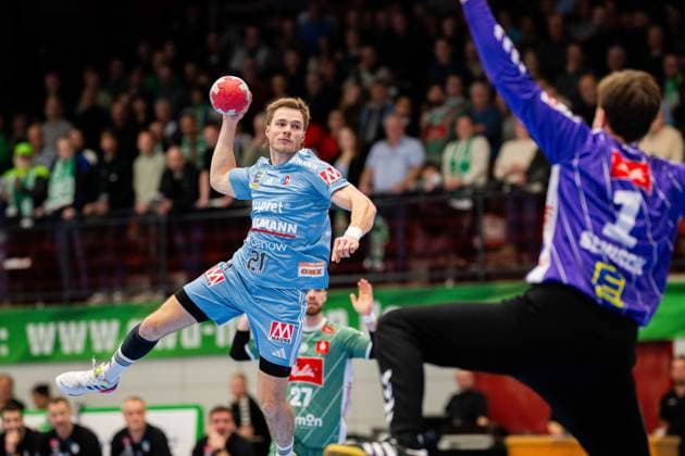 10 12 2025 Handball, 2025 2026, 1 Bundesliga, 16 Matchday, GWD Minden HC Erlangen L R Christopher Bissel Erlangen , Malte Semisch Minden