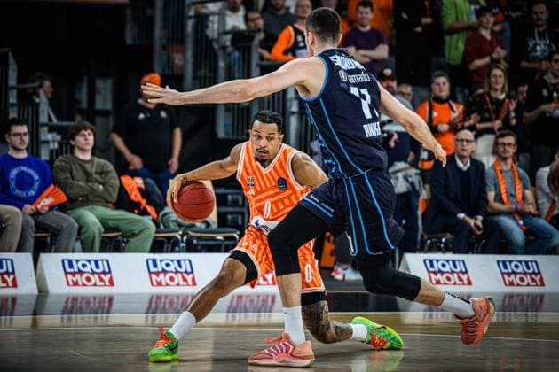 Nelson Weidemann ratiopharm ulm and Marko Simonovic Turk Telekom Ankara battle for the ball during the Basketball Eurocup match between ratiopharm ulm and Turk Telekom Ankara at ratiopharm Arena on December 10, 2025 in Neu Ulm, Germany Photo by Harry Langer DeFodi Images