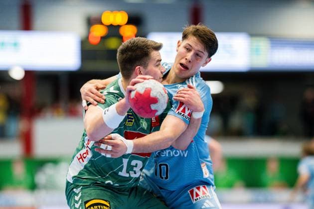 10 12 2025 Handball, 2025 2026, 1 Bundesliga, 16 Matchday, GWD Minden HC Erlangen L R Ian Weber Minden , Florian Scheerer Erlangen