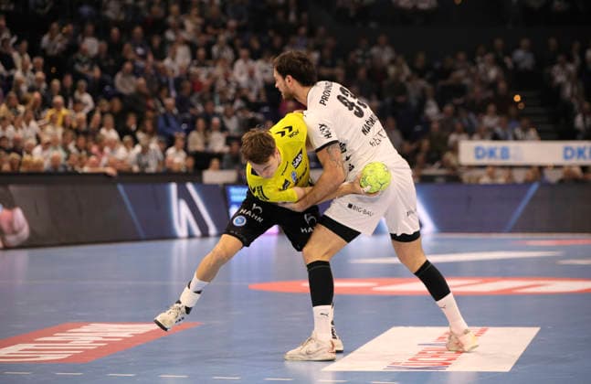 Photo Max Häfner Stuttgart vs Veron Nacinovic Kiel Handball Men 1 Bundesliga on Wed 10 12 2025 THW Kiel TVB Stuttgart