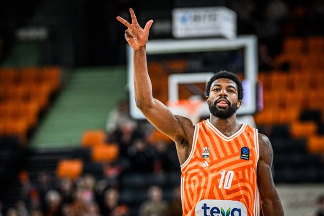 Malik Osborne ratiopharm ulm gestures during the Basketball Eurocup match between ratiopharm ulm and Turk Telekom Ankara at ratiopharm Arena on December 10, 2025 in Neu Ulm, Germany Photo by Harry Langer DeFodi Images