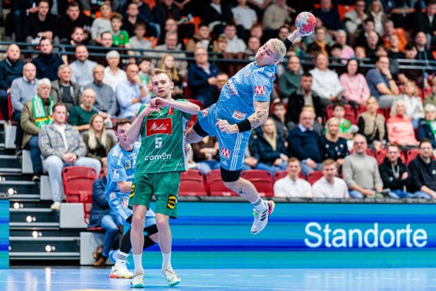 v l Florian Kranzmann GWD Minden, 05 , Marek Nissen HC Erlangen, 06 GER, GWD Minden vs HC Erlangen, Handball, 1 Bundesliga, Matchday 16, Season 2025 2026, 10 12 2025 GER, GWD Minden vs HC Erlangen, Handball, 1 Bundesliga, Matchday 16, Season 2025 2026, 10 12 2025 Luebbecke Copyright: xEibner-Pressefoto JanxRollingerx EP_JSK