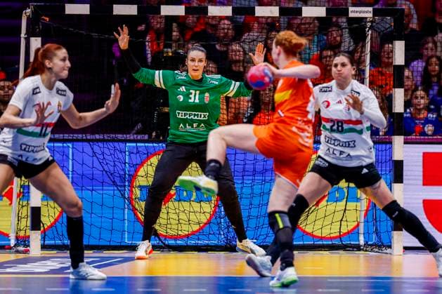 goalkeeper Zsofi Szemerey of Hungary Netherlands v Hungary, Quarter finals - 27th IHF Women s Handball World Championship, WM, Weltmeisterschaft Netherlands v Hungary, Ahoy, December 10, 2025, Rotterdam, Netherlands.