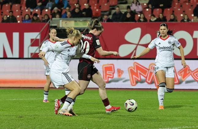 10 12 2025 Soccer Season 2025 2026 1 Women Soccer Bundesliga 11 Matchday 1 FC Nuremberg FCN Club SG Eintracht Frankfurt SGE Sportfoto Zink DaMa xdaxmax Jella Veit 25, Eintracht Frankfurt Jacqueline Baumgärtel Baumgaertel 20, 1 FC Nuremberg FCN