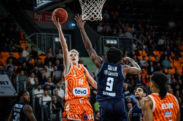 Teo Milicic ratiopharm ulm and Jaleen Smith Turk Telekom Ankara battle for the ball during the Basketball Eurocup match between ratiopharm ulm and Turk Telekom Ankara at ratiopharm Arena on December 10, 2025 in Neu Ulm, Germany Photo by Harry Langer DeFodi Images