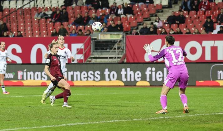 10 12 2025 Soccer Season 2025 2026 1 Womens Soccer Bundesliga 11 Matchday 1 FC Nuremberg FCN Club SG Eintracht Frankfurt SGE Sportfoto Zink DaMa xdaxmax Goal Goal Shot for 1 0 Goalscorer Nastassja Lein 24, 1 FC Nuremberg FCN vs Lina Altenburg 12, Eintracht Frankfurt