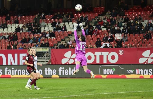 10 12 2025 Soccer Season 2025 2026 1 Womens Soccer Bundesliga 11 Matchday 1 FC Nuremberg FCN Club SG Eintracht Frankfurt SGE Sportfoto Zink DaMa xdaxmax Goal Goal Shot for 1 0 Goalscorer Nastassja Lein 24, 1 FC Nuremberg FCN vs Lina Altenburg 12, Eintracht Frankfurt