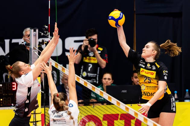 10 12 2025, GER, Volleyball, Women, Season 25 26, ZOI DVV Pokal, Semifinal, VfB 91 Suhl Lotto Thueringen Dresdner SC Monika Brancuska VfB Suhl Lotto Thueringen 98527 Suhl Sporthalle Wolfsgrube Thüringen Germany