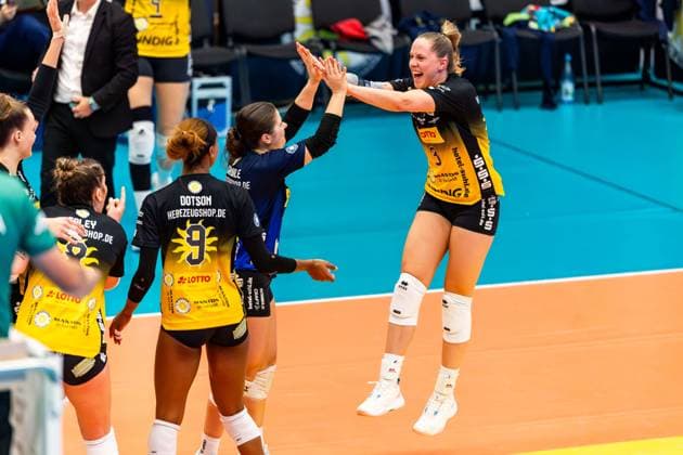 10 12 2025, GER, Volleyball, Women, Season 25 26, ZOI DVV Pokal, Semifinal, VfB 91 Suhl Lotto Thueringen Dresdner SC 98527 Suhl Sporthalle Wolfsgrube Thüringen Germany