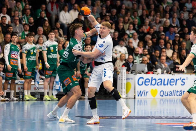 Victor KLOEVE FRISCH AUF Goeppingen, 07 , Lukas HUTECEK TBV Lemgo Lippe, 02 GER, FRISCH AUF Goeppingen vs TBV Lemgo, Handball, Bundesliga, Matchday 16, Season 2025 2026, 10 12 2025, GER, FRISCH AUF Goeppingen vs TBV Lemgo, Handball, Bundesliga, Matchday 16, Season 2025 2026, 10 12 2025, Goeppingen Copyright: xEibnerxPressefoto OliverxSchmidtx EP_OST