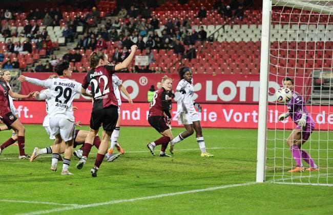 10 12 2025 Soccer Season 2025 2026 1 Womens Soccer Bundesliga 11 Matchday 1 FC Nuremberg FCN Club SG Eintracht Frankfurt SGE Sportfoto Zink DaMa xdaxmax Goal Goal Shot to 2 0 Goalscorer Beatrix Fördös Foerdoes 27, 1 FC Nuremberg FCN