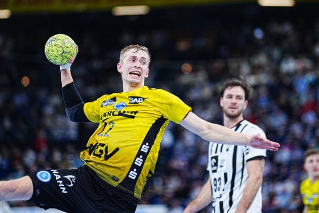 Throw Goal Torben Matzken TVB Stuttgart, 22 GER, THW Kiel vs TVB Stuttgart, Handball, 1 Bundesliga, Matchday 16, Season 2025 2026, 10 12 2025 GER, THW Kiel vs TVB Stuttgart, Handball, 1 Bundesliga, Matchday 16, Season 2025 2026, 10 12 2025 Kiel Copyright: xEibner-Pressefoto MarcelxvonxFehrnx EP_MFN