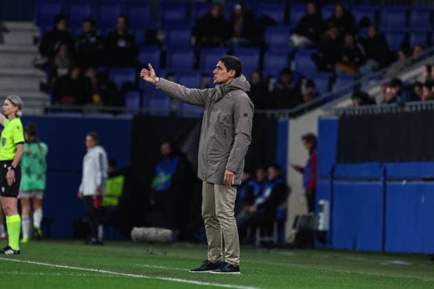 Ivan Baptista ( Coach of SL Benfica Womens team ) in action during the match between FC Barcelona, Barca Womens team and SL Benfica Womens team, valid for Womens Champions League 2025 2026 at Estadi Johan Cruyff on 10 December 2025. Barcelona Estadi Johan Cruyff Barcelona Portugal Copyright: xIMAGOx xPRIMExSPORTSxIMAGESx xFILIPExOLIVEIRAx