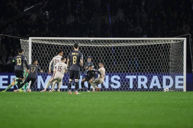 BAKU , 10-12-2025 , Tofiq Bahramov Stadion , Season 2025 2026 , UEFA Champions League football , match between FK Qarabag and Ajax Amsterdam , picture shows Qarabag FK player Matheus Silva scores the 2-1 Qarabag - Ajax  x200104019x Copyright: