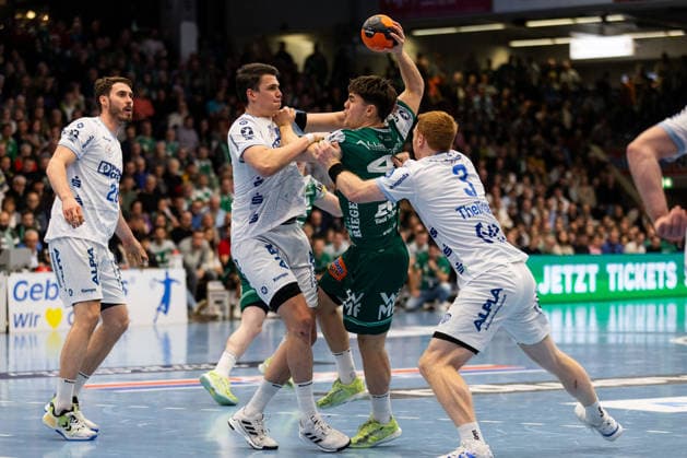 Elias NEWEL FRISCH AUF Goeppingen, 40 GER, FRISCH AUF Goeppingen vs TBV Lemgo, Handball, Bundesliga, Matchday 16, Season 2025 2026, 10 12 2025, GER, FRISCH AUF Goeppingen vs TBV Lemgo, Handball, Bundesliga, Matchday 16, Season 2025 2026, 10 12 2025, Goeppingen Copyright: xEibnerxPressefoto OliverxSchmidtx EP_OST