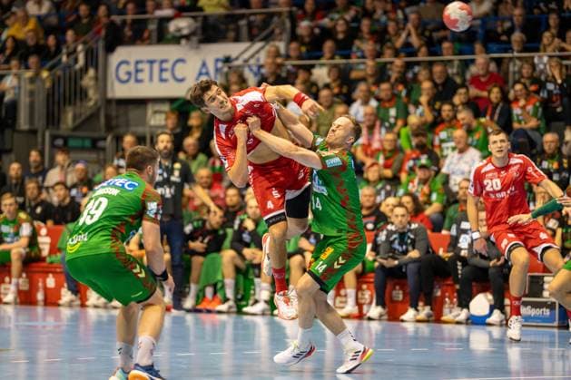 Germany HBL DAIKIN Handball Bundesliga 2025 26, 16 Matchday SC Magdeburg vs MT Melsungen GETEC Arena Magdeburg Nikolaj Enderleit MT Melsungen, 4 Omar Ingi Magnusson SC Magdeburg, 14 Elvar Örn Jonsson SC Magdeburg, 19 Copyright: xTomxLauruschkatx