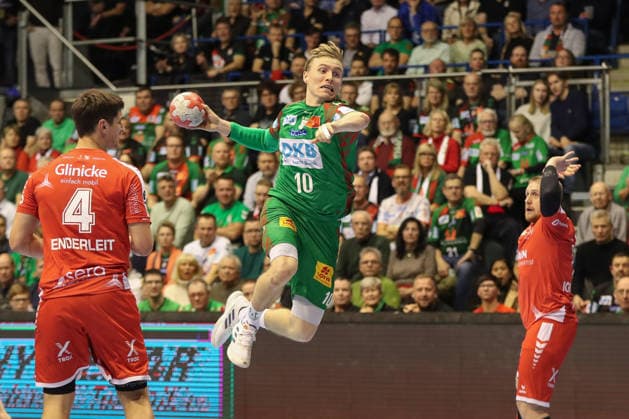 10 12 2025, xgox, Handball Daikin HBL SC Magdeburg MT Melsungen emspor, v l Gisli Thorgeir Kristjansson Magdeburg, 10 throws goal, Torschuetze, scores goal, Treffer, scores the goal Magdeburg