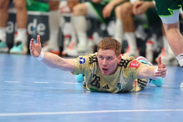 Jonathan Edvardsson Hannover Burgdorf lying on the pitch HSG Wetzlar vs TSV Hannover Burgdorf, Handball, 1 Bundesliga, 10 12 2025 HSG Wetzlar vs TSV Hannover Burgdorf, Handball, 1 Bundesliga, 10 12 2025 Wetzlar Copyright: xEibner-Pressefotox EP_RWS