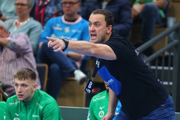 Coach Momir Ilic Wetzlar HSG Wetzlar vs TSV Hannover Burgdorf, Handball, 1 Bundesliga, 10 12 2025 HSG Wetzlar vs TSV Hannover Burgdorf, Handball, 1 Bundesliga, 10 12 2025 Wetzlar Copyright: xEibner-Pressefotox EP_RWS