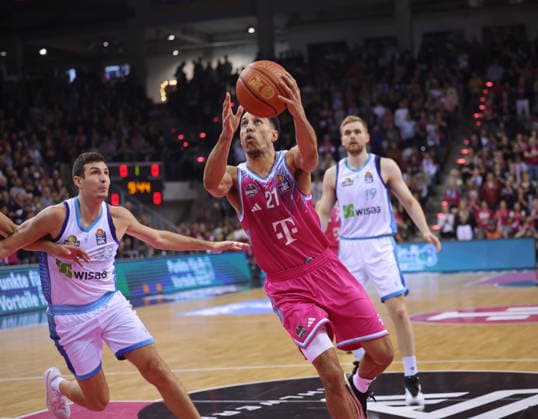 Joel Aminu Telekom Baskets Bonn vs SKYLINERS Frankfurt 11 Speiltag Saison 2025 26