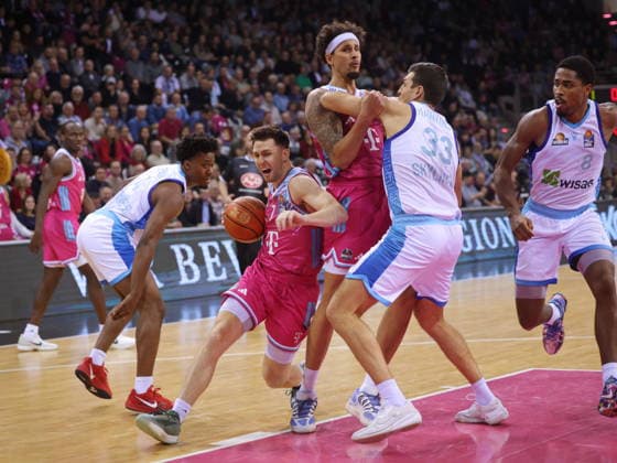 Grayson Murphy, Michael Kessens Telekom Baskets Bonn vs SKYLINERS Frankfurt 11 Speiltag Saison 2025 26