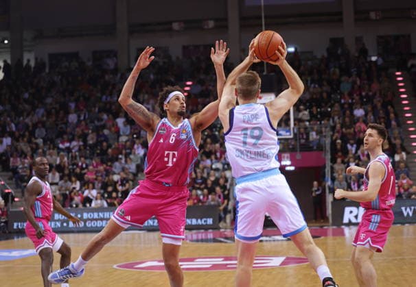 Michael Kessens Telekom Baskets Bonn vs SKYLINERS Frankfurt 11 Speiltag Saison 2025 26