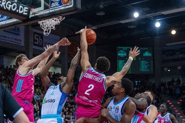 Game action with Alijah Comithier 2 Telekom Baskets Bonn , Tylan Birts 5 Telekom Baskets Bonn , Kur Jongkuch 15 Telekom Baskets Bonn , Nahiem Alleyne 4 Frankfurt Skyliners and William Christmas 8 Frankfurt Skyliners Telekom Baskets Bonn vs Frankfurt Skyliners Copyright: xFeyzullahxGökalpx