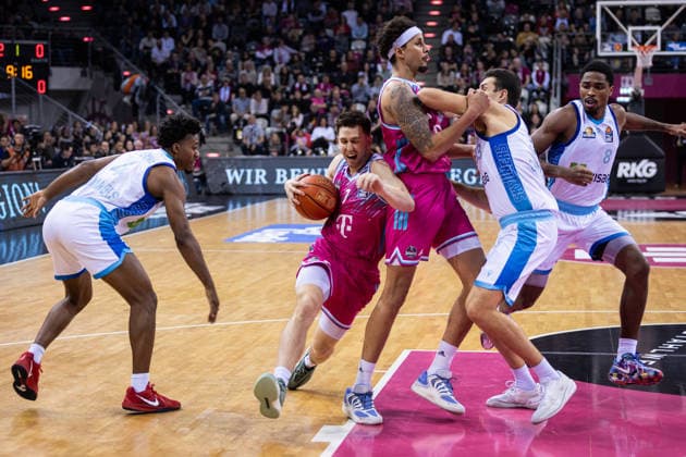easyCredit Basketball Bundesliga, Telekom Baskets Bonn vs Frankfurt Skyliners, 10 12 2025 Grayson Murphy Telekom Baskets Bonn 7 in dire straits easyCredit Basketball Bundesliga, Telekom Baskets Bonn vs Frankfurt Skyliners, 10 12 2025, Telekom Dome Bonn Copyright: xBEAUTIFULxSPORTS Derixx
