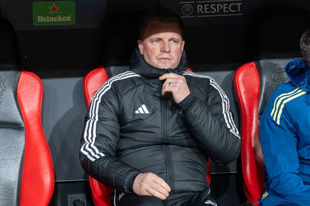 10 12 2025, Football UEFA Champions League, Season 2025 2026, Matchday 06, Bayer 04 Leverkusen Newcastle United at the BayArena in Leverkusen Eddie Howe Newcastle United, Coach on the bench Important note In accordance with UEFA regulations, it is prohibited to use or have used photographs taken in the stadium and or of the match in the form of sequential images and or video-like photo series Photo Kirchner Media Thomas Haesler Copyright: xKirchner-Media ThomasxHaeslerx