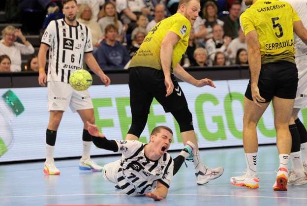 Photo Elias Ellefsen a Skipagotu Kiel throws against Lenny Rubin Handball Men 1 Bundesliga on Wed 10 12 2025 THW Kiel TVB Stuttgart