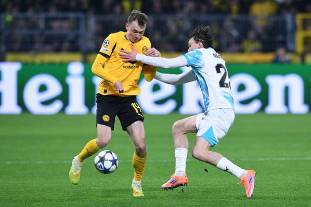 Soccer UEFA Champions League Matchday 6 Borussia Dortmund FK Bodö Glimt on 10 12 2025 at Signal Iduna Park in Dortmund Maximilian Beier Dortmund , left Isak Dybvik Määttä Bodö , right xRx