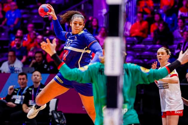 Sarah Bouktit of France throw the ball Denmark v France, Quarter finals - 27th IHF Women s Handball World Championship, WM, Weltmeisterschaft Denmark v France, Ahoy, December 10, 2025, Rotterdam, Netherlands.