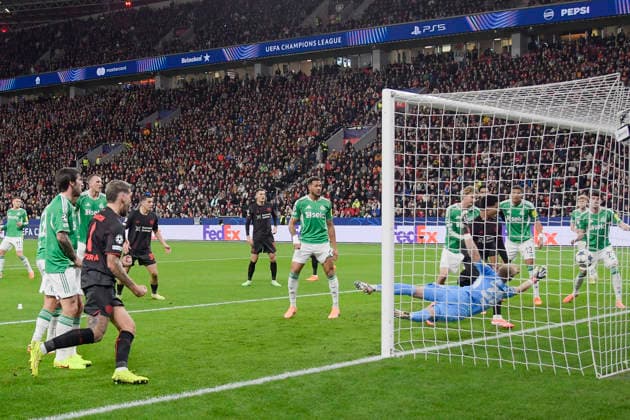 Robert Andrich Leverkusen 8 scores the goal for 1 0 10 12 2025 Soccer Champions League, Bayer Leverkusen vs Newcastle United FC, BayArena, Leverkusen, Copyright: xpepphotox xHorstxMauelshagenx pep00321, pep_20251210_hm_230749
