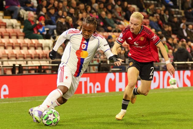 Manchester United, ManU Women v Olympique Lyonnes Women - UEFA Women s Champions League Olympique Lyonnes Women s Melchie Dumornay dribbles past Anna Sandberg ofManchester United Women s - UEFA Women s Champions League - 12.11.2025 Leigh Leigh Sports Village United Kingdom Copyright: xZacharyxLockex