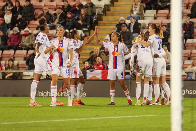 Manchester United, ManU Women v Olympique Lyonnes Women - UEFA Women s Champions League Olympique Lyonnes Women s Tabitha Chawinga scores first goal of the match against Manchester United Women s and celebrates with team - UEFA Women s Champions League - 12.11.2025 Leigh Leigh Sports Village United Kingdom Copyright: xZacharyxLockex